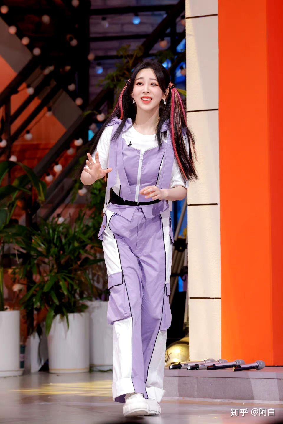 《你好,星期六》暑期特别季来袭,杨紫携《长相思》来了,你对她在节目