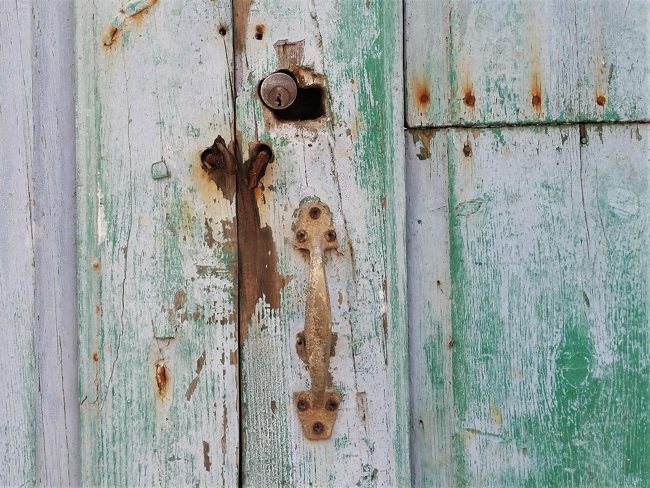 2. 卷门拆卸技巧