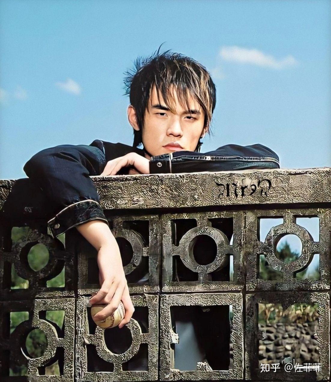 大家有没有周杰伦早期留狼尾的照片