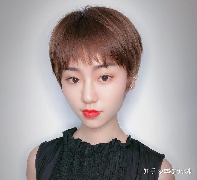 不染不烫的短发发型有哪些
