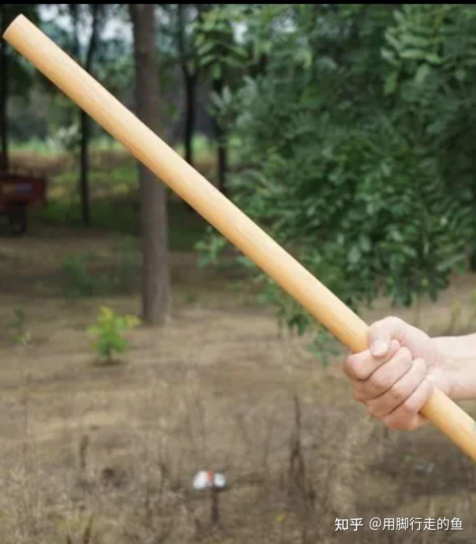 湘西女子手持棍棒逼迫两位穿和服的女孩脱下衣服带给你什么感受