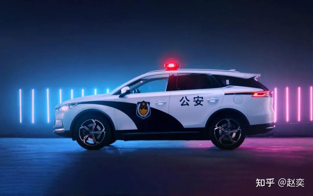 新能源警用车图片