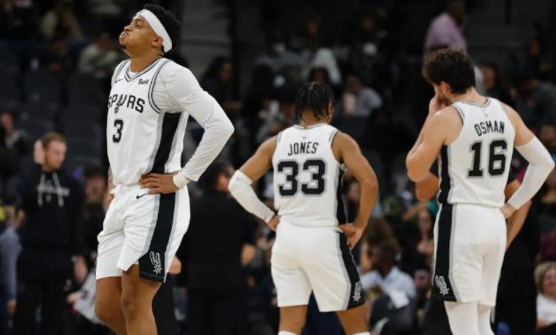 马刺惨遭11连败问题出现在哪是文班亚马带来的适配问题么