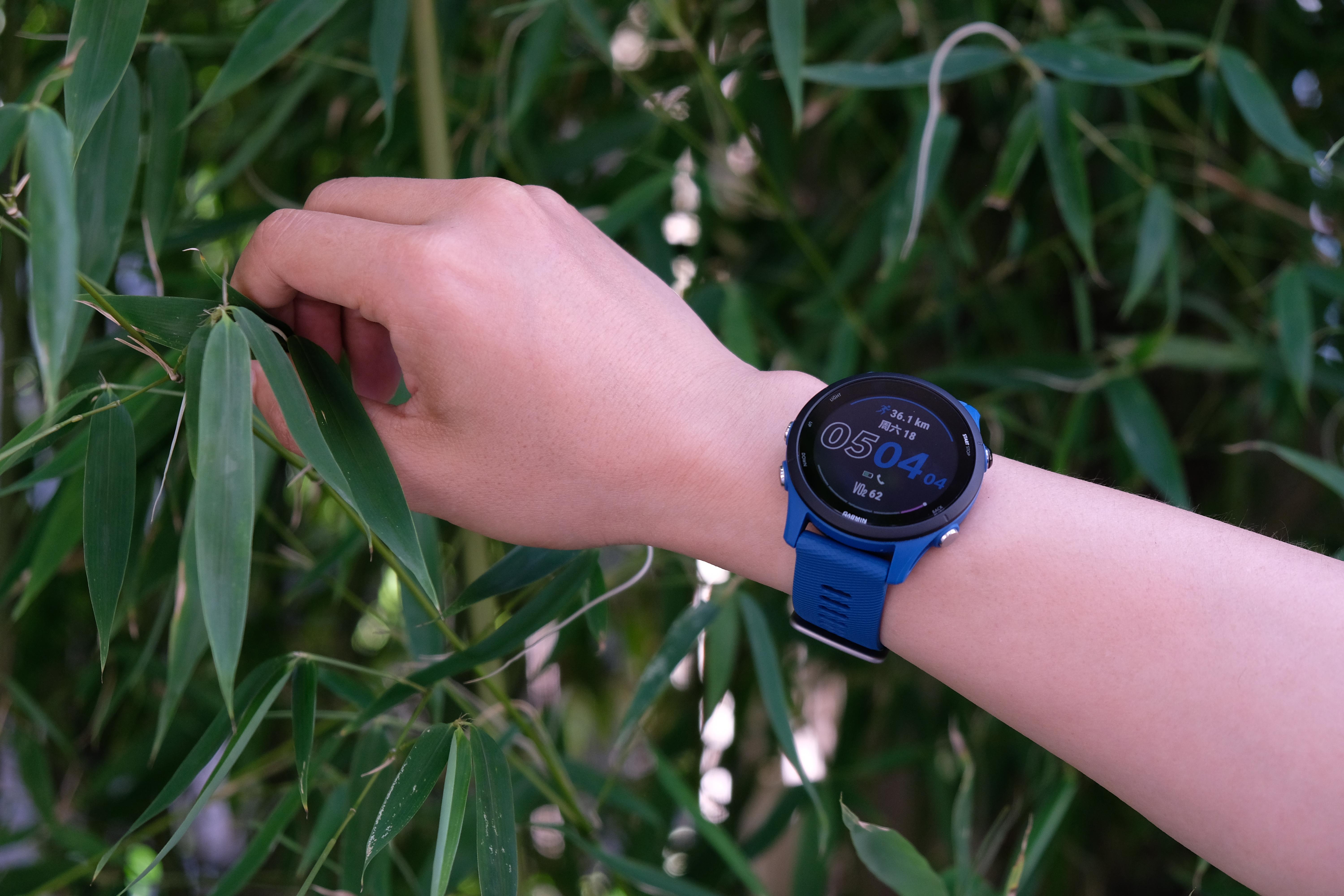 新发布的佳明forerunner255怎么样