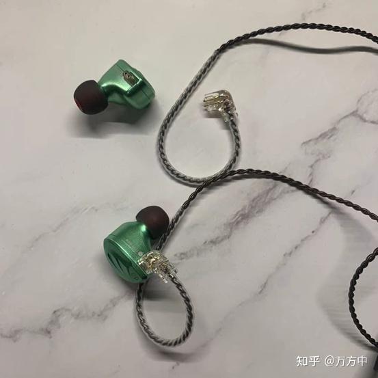 怎样评价trn这个耳机品牌