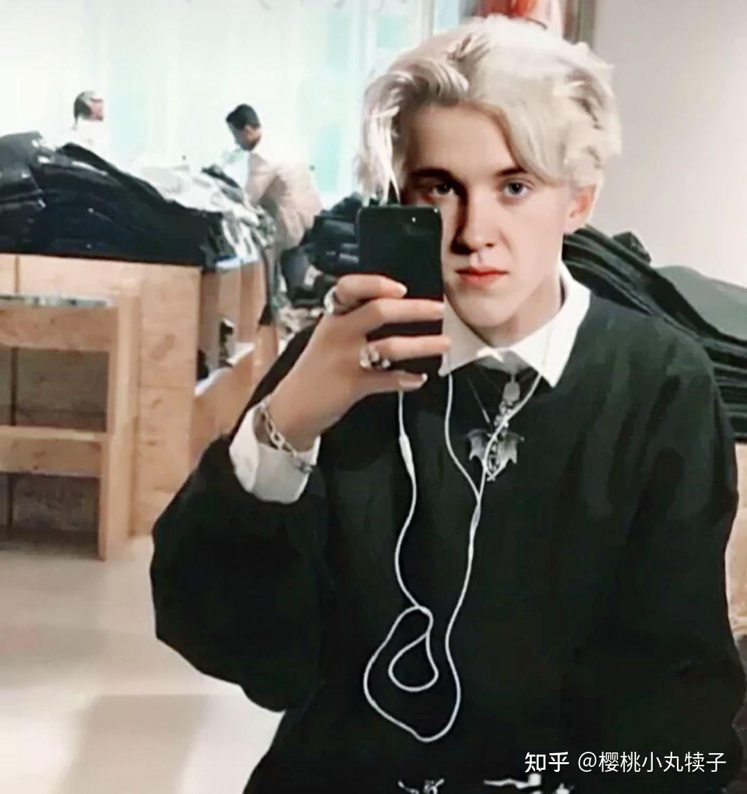 能大概介绍一下汤姆费尔顿吗? - 知乎