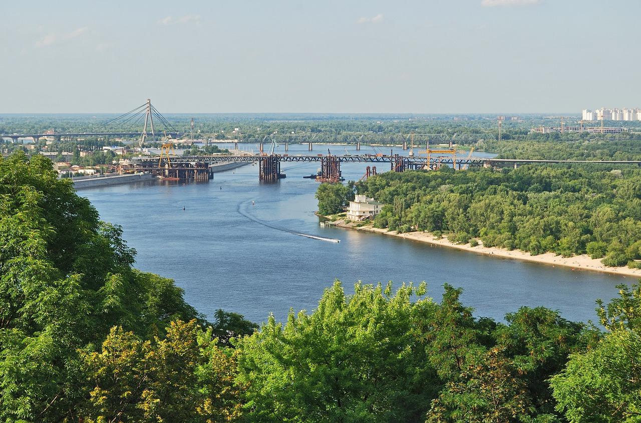 4. 河堤红线划定