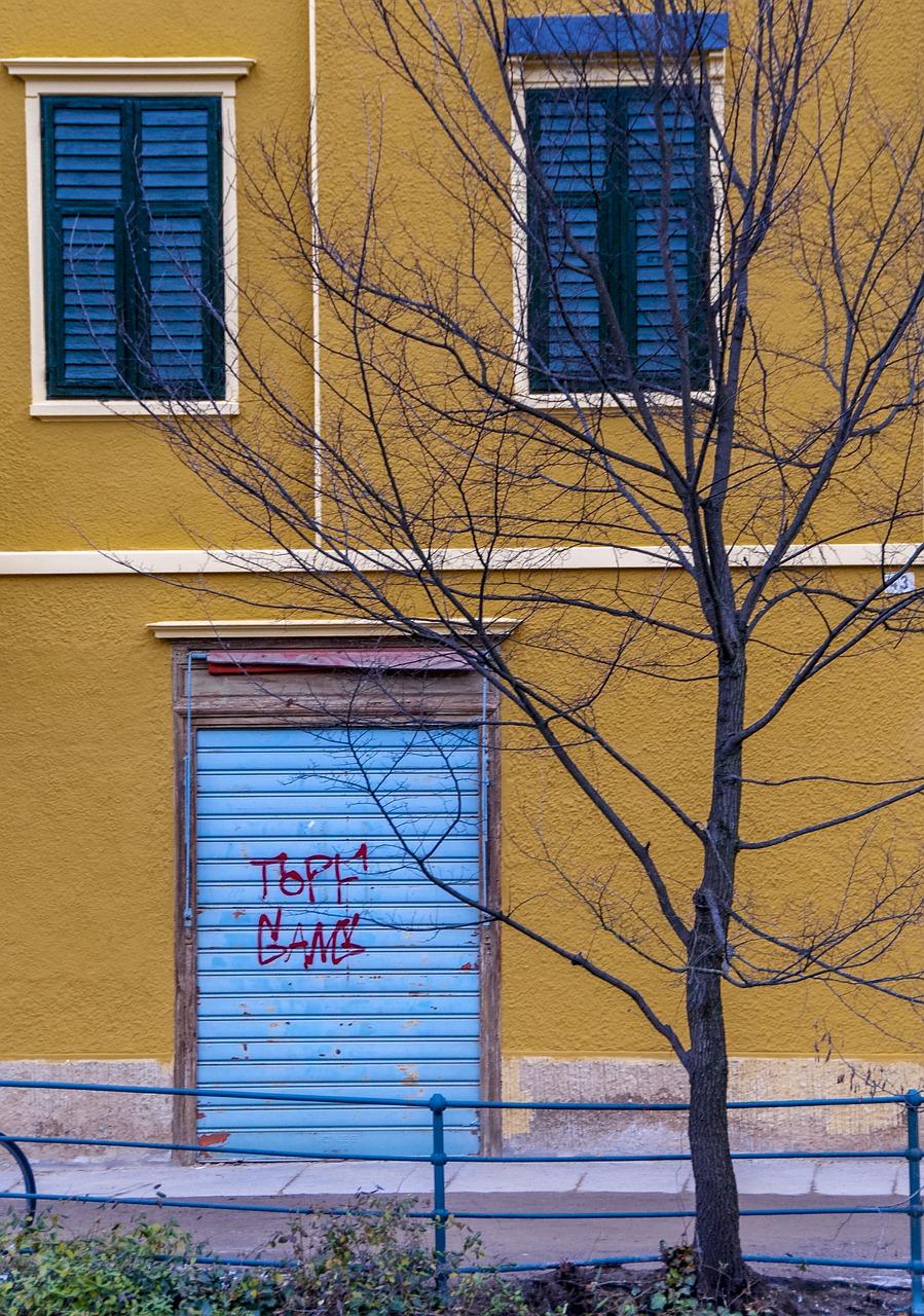 3. 卷帘门厚度要求