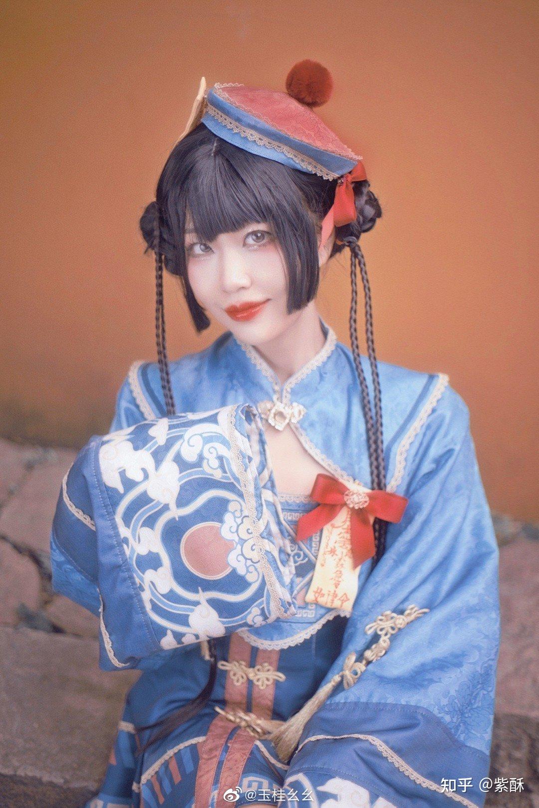 如何看待前珈乐中之人谭杉杉直播时承认胸椎受伤为假,向粉丝明示要赚