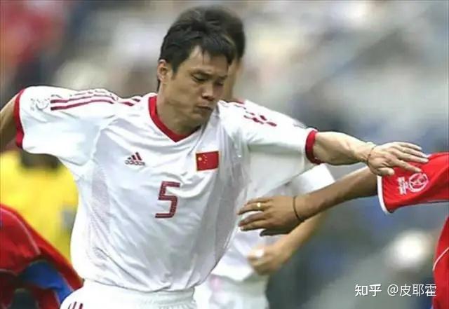 38岁的中国男足前国脚中后卫冯潇霆宣布结束长达二十一年的职业球员