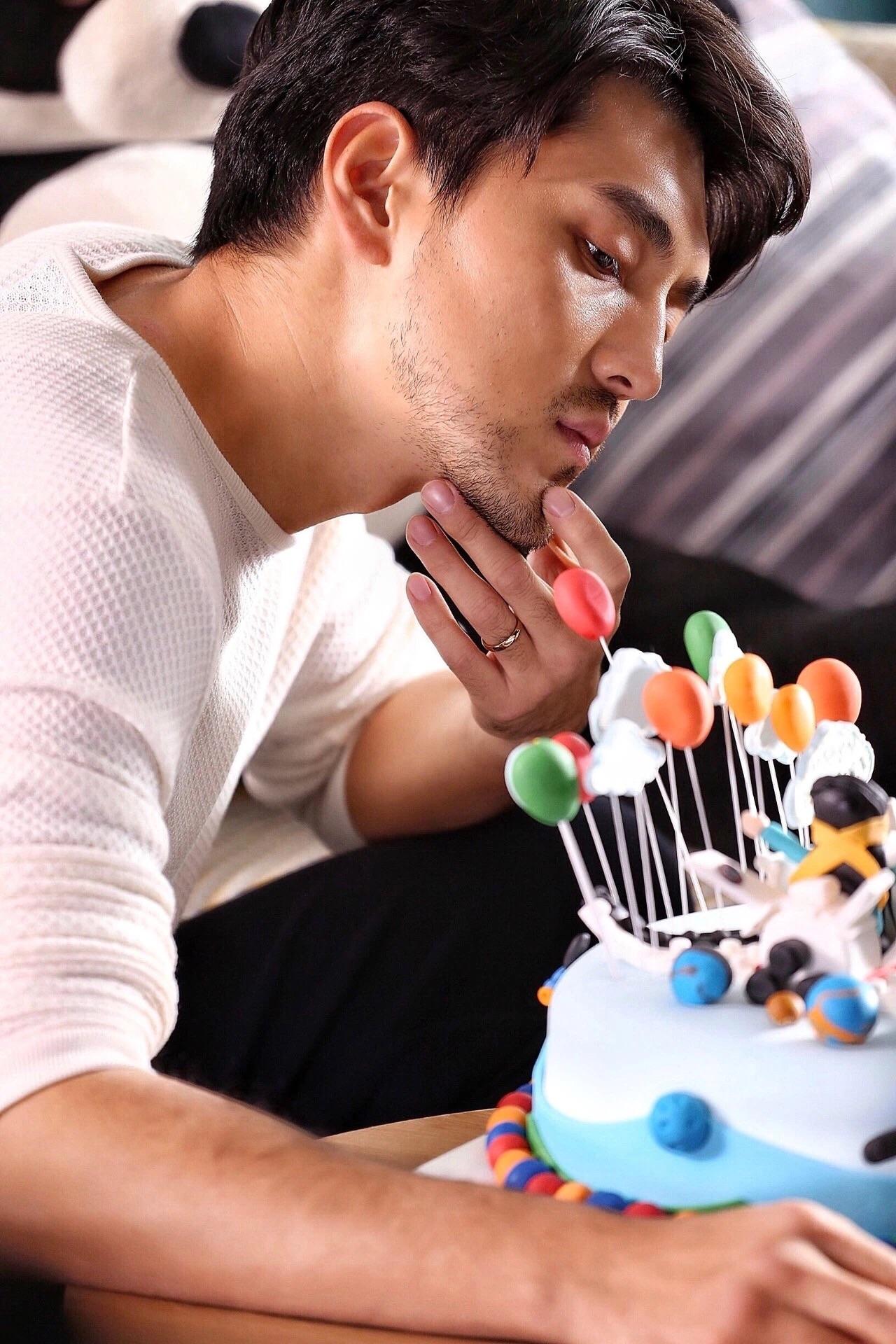 如何评价演员隋咏良的长相