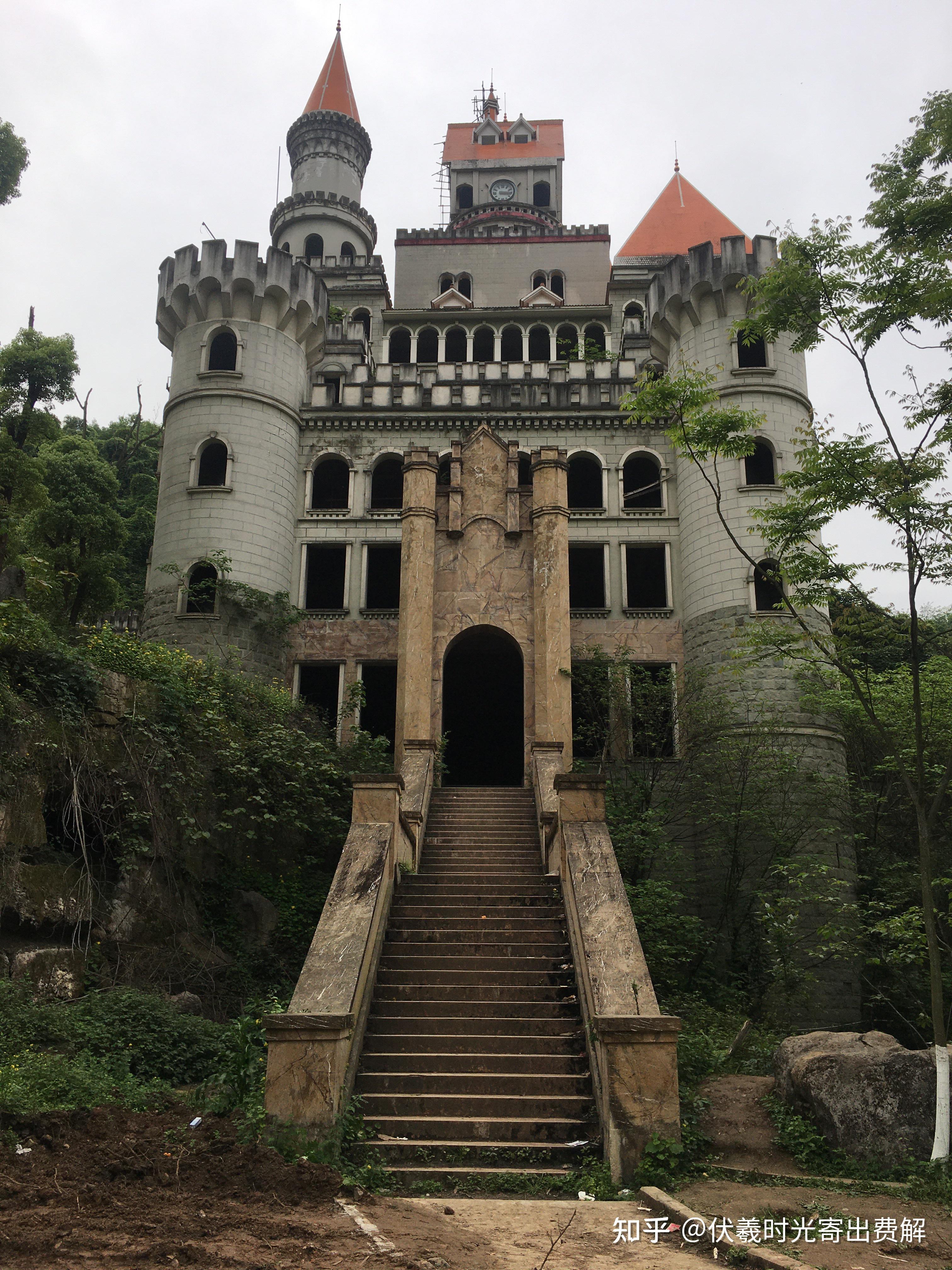 重庆霸下意城堡可以进去嘛?