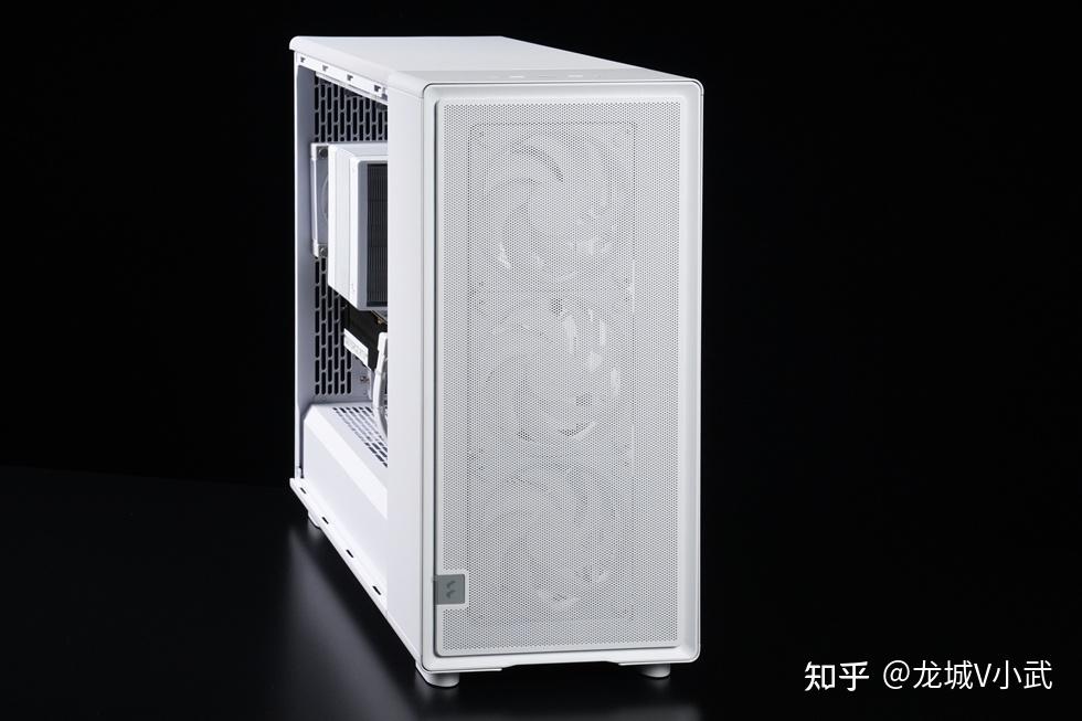 技嘉X870E X3D超级冰雕 + Fractal Epoch XL + 索泰 RTX 5070Ti 天启姬 装机分享!