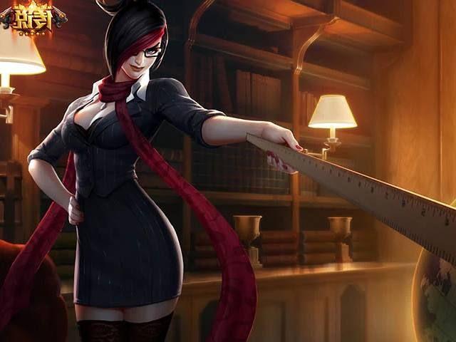 仅次于剑姬就不用说了,改版以前的女教师皮肤