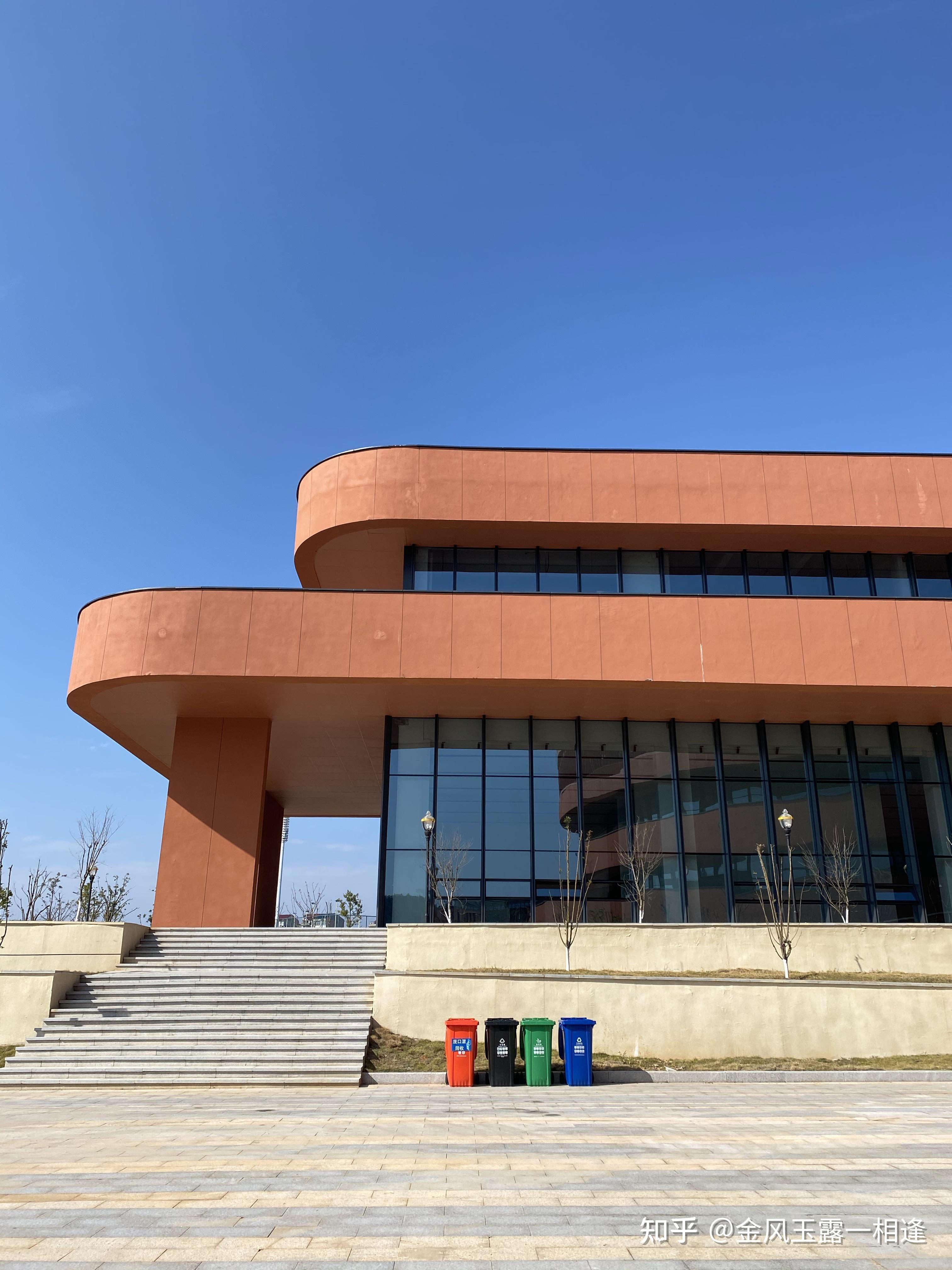 江西陶瓷工艺美术职业技术学院的宿舍条件如何校区内有哪些生活设施