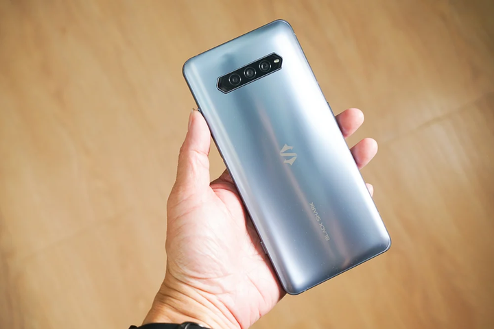 开箱评测小米黑鲨4史上最高cp值的870手机