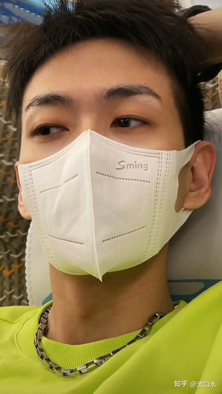 如何评价抖音的邹男小叔叔? - 知乎