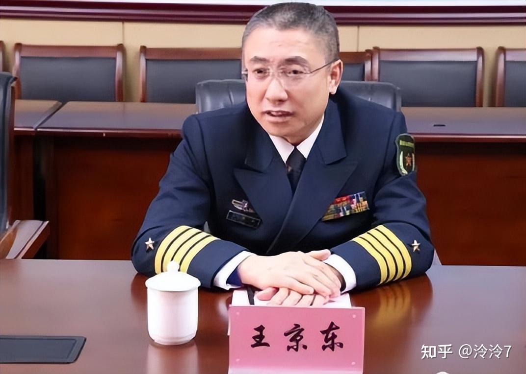 现任浙江省舟山市委常委,舟山警备区司令员.