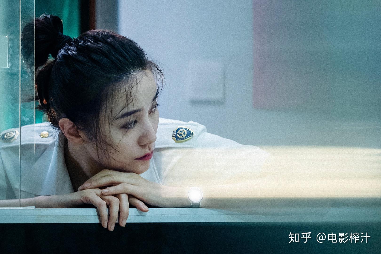 如何评价黄渤监制的电影风平浪静