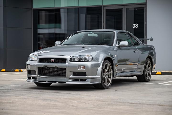 奔驰+劳力士都不换?仅行驶2754英里的2001年日产(R34)GT-R V-Spec II - 知乎