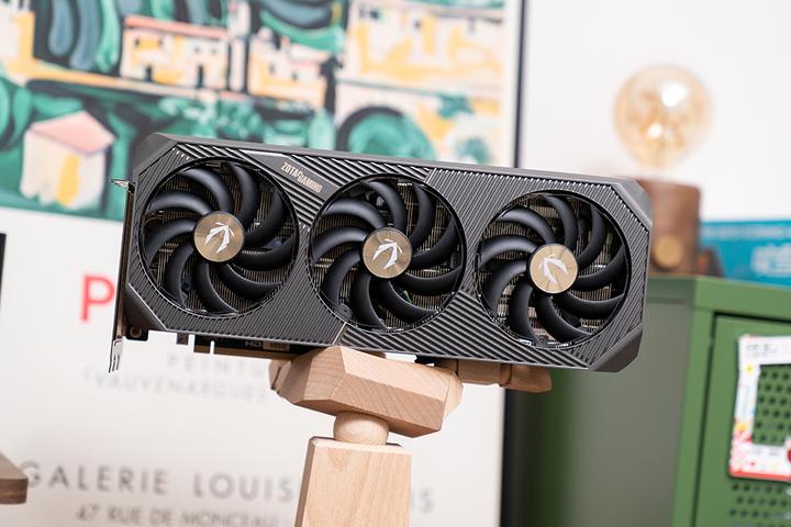 索泰RTX 5080 16GB SOLID OC 显卡评测：硬核外观下的极致性能体验- 知乎