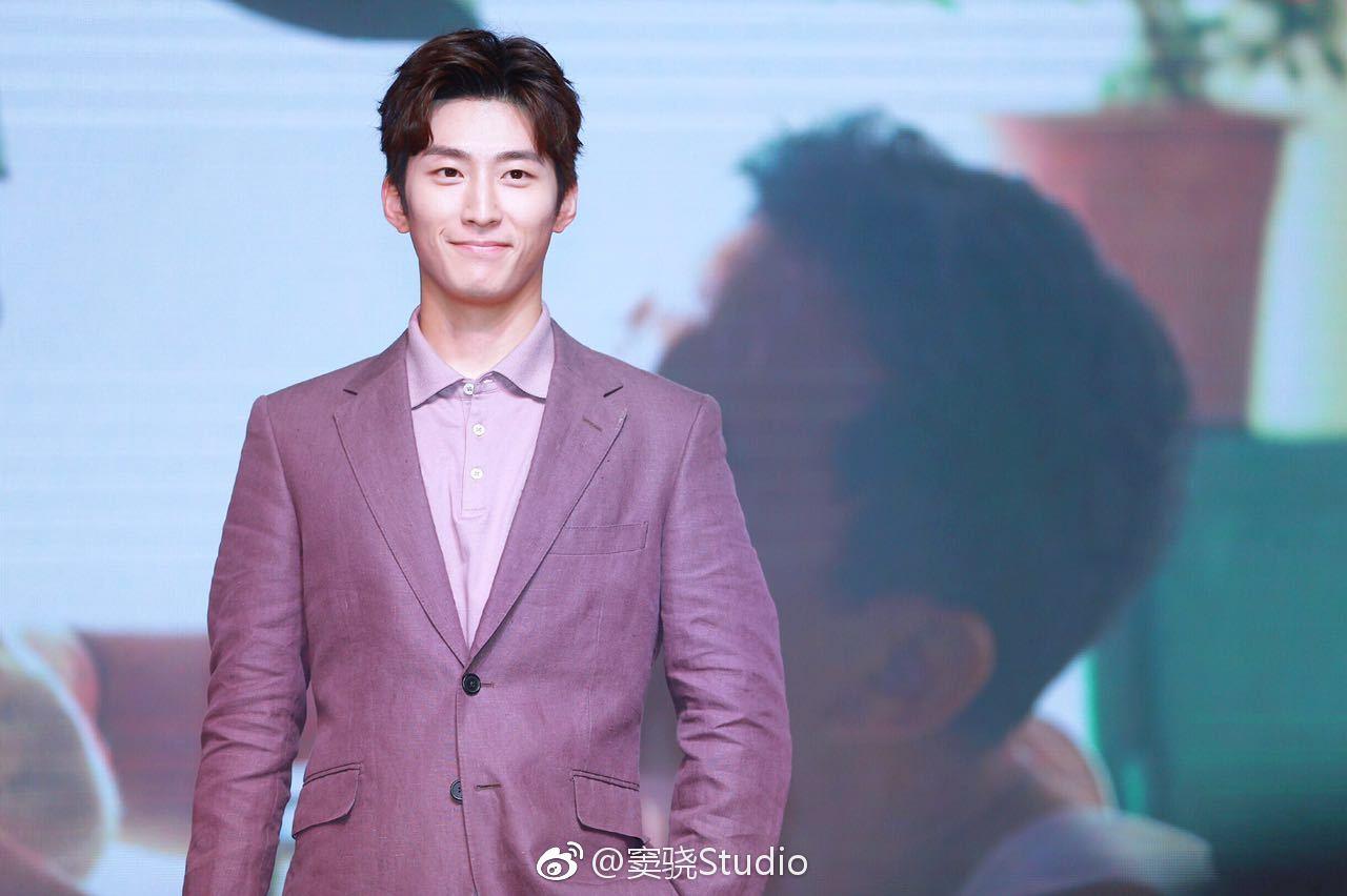 窦骁的美图或搞怪图有哪些?-窦骁帅照