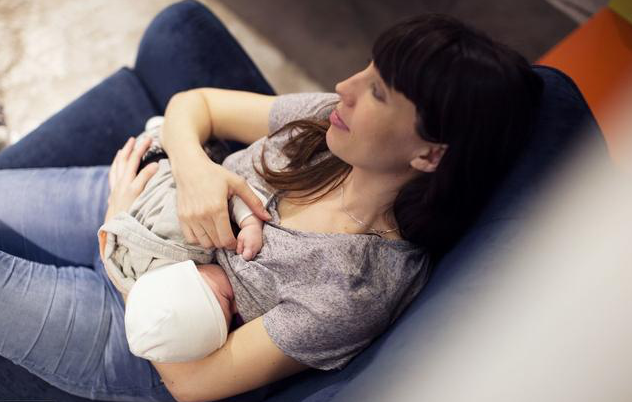 孕妇在这几种情况下不要随意喂母乳