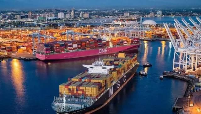 旺季提前到来?美国两大港口吞吐量激增!南非港口出现 