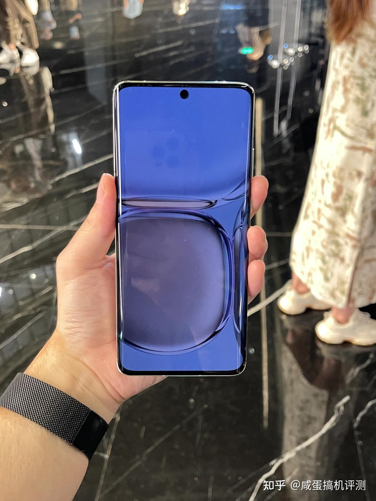 如何看待华为p50pro屏幕超越三星成全球第一