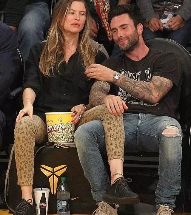 如何评价maroon5的主唱adamlevine