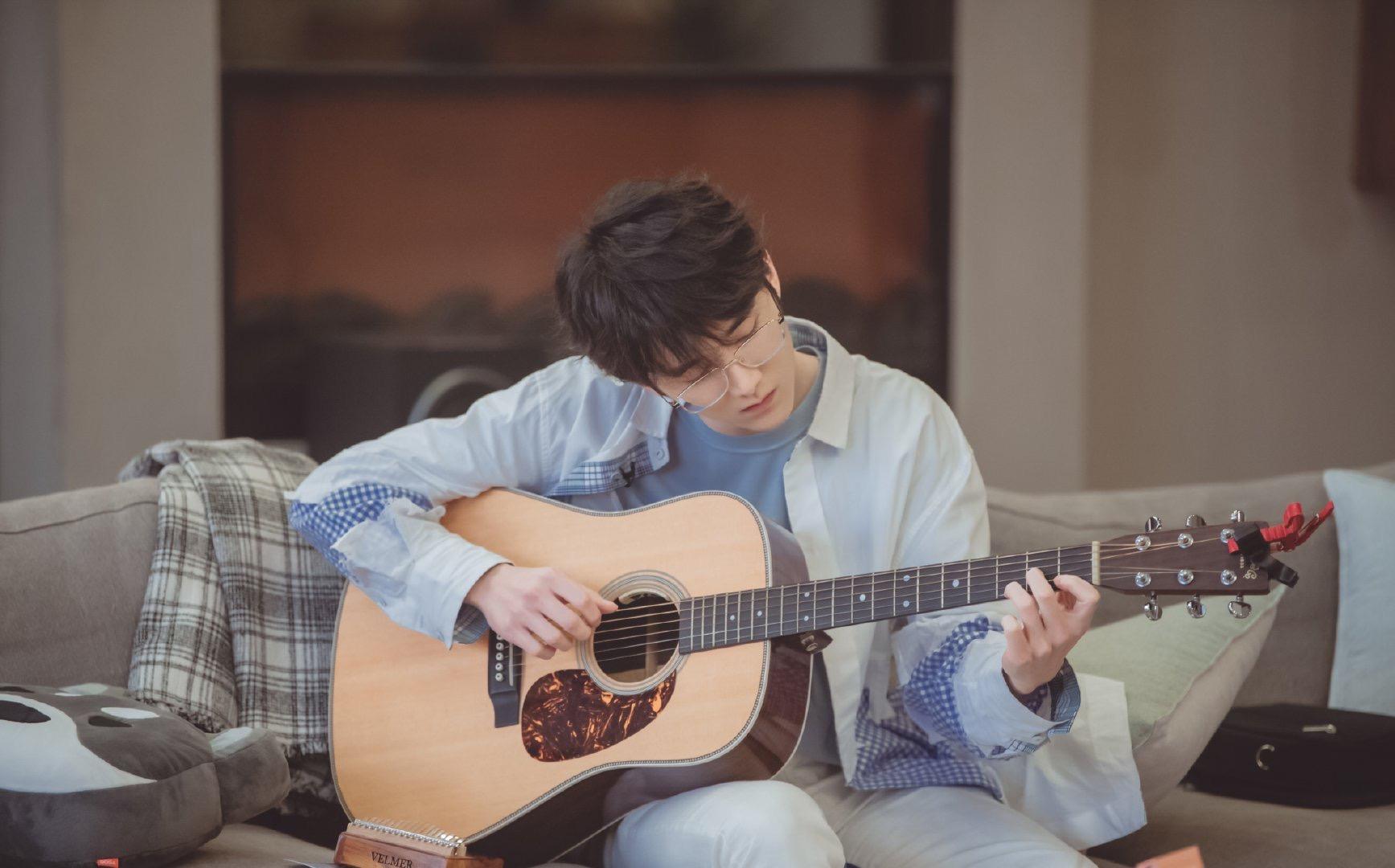 有没有张新成笑起来的壁纸