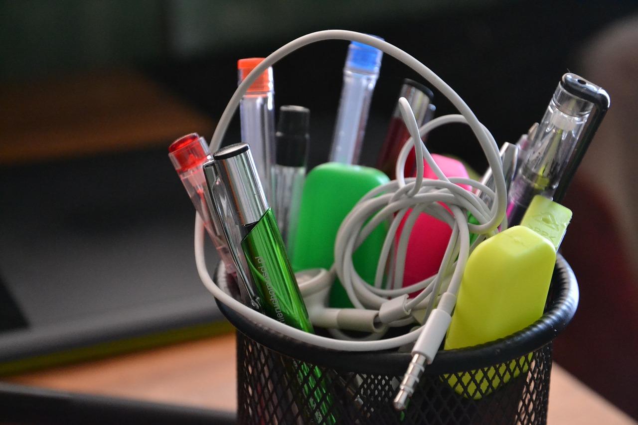 2. 轻松折出裁纸刀