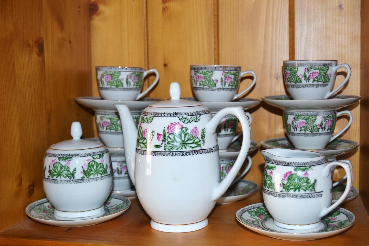 2. 地道美食推荐