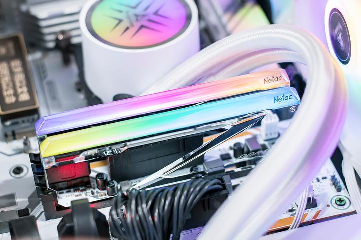 电镀金属马甲，灯效悦目具超频潜力，朗科Z RGB DDR5-6000内存评测- 知乎