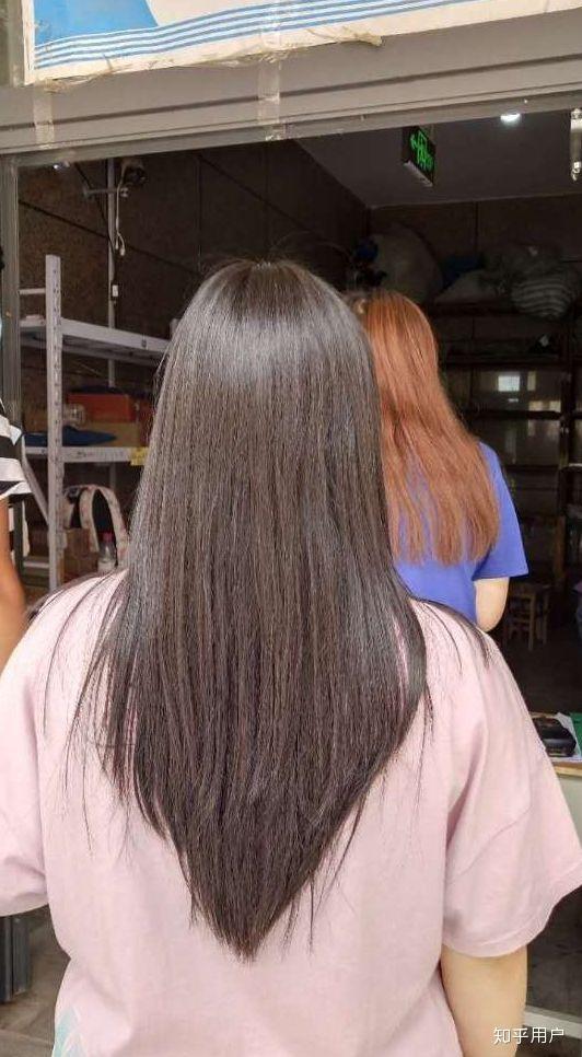 黑长直的发尾齐的好看还是碎的好看?