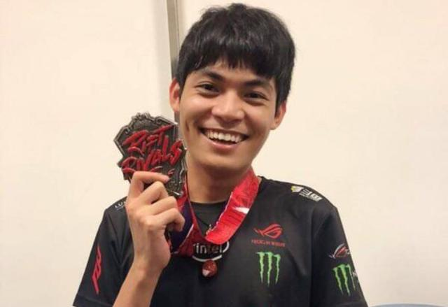 doinb其实lpl最可惜的选手是阿光不知为何很多人对他评价很低