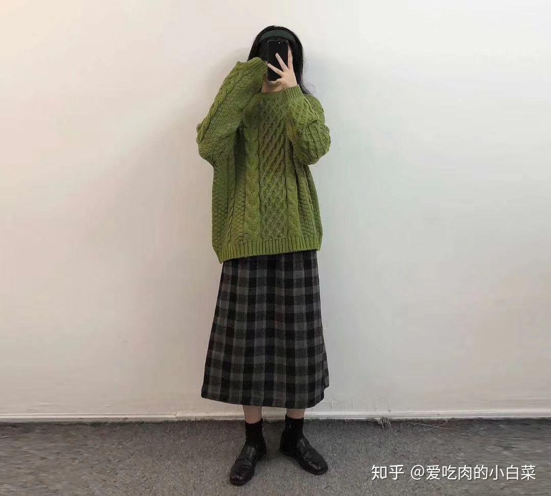 格子裙要如何搭配衣服