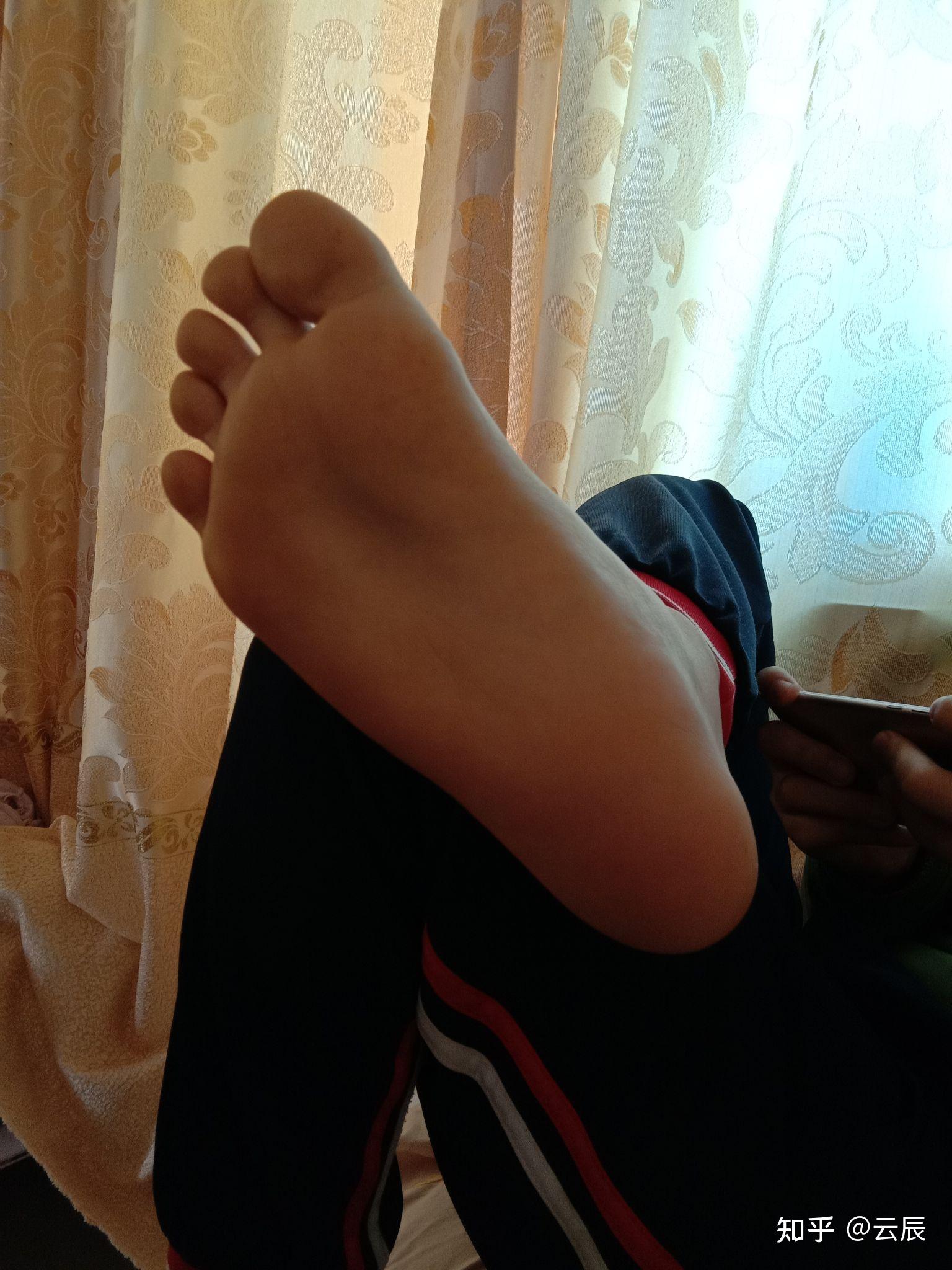 男生的脚可以好看到什么样子