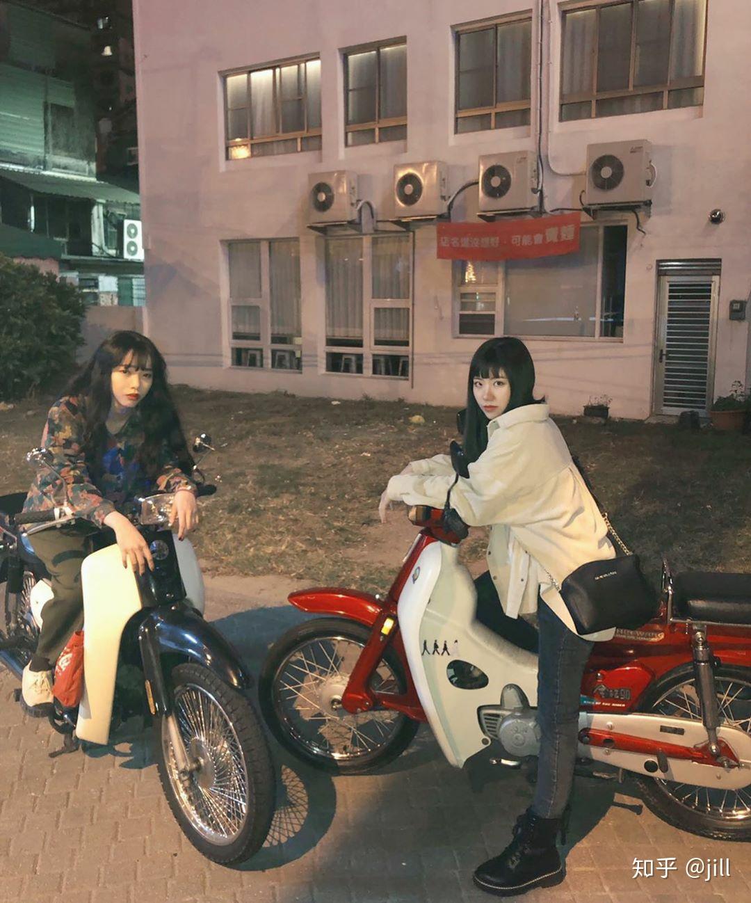 请问想见你中李子维骑的摩托是什么型号的