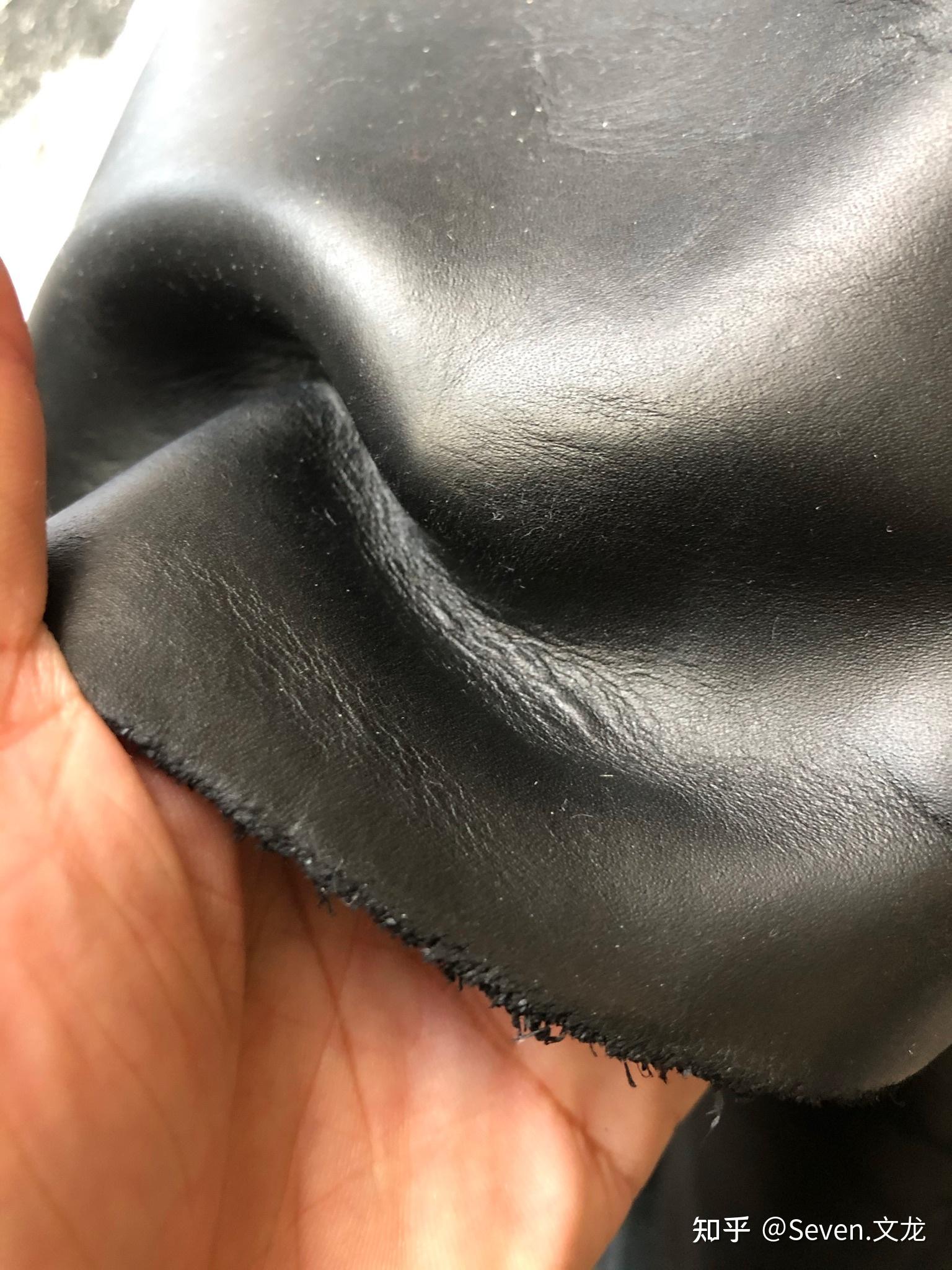 牛皮钱包这种裂痕正常吗