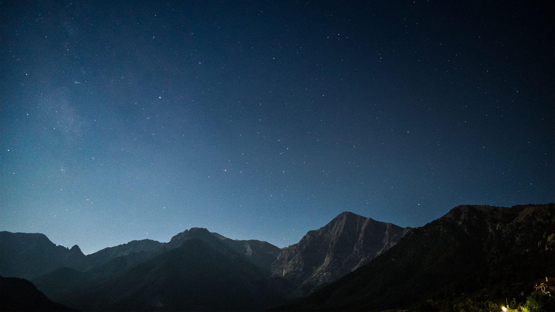 有沒有什麼平板用的大山星空壁紙