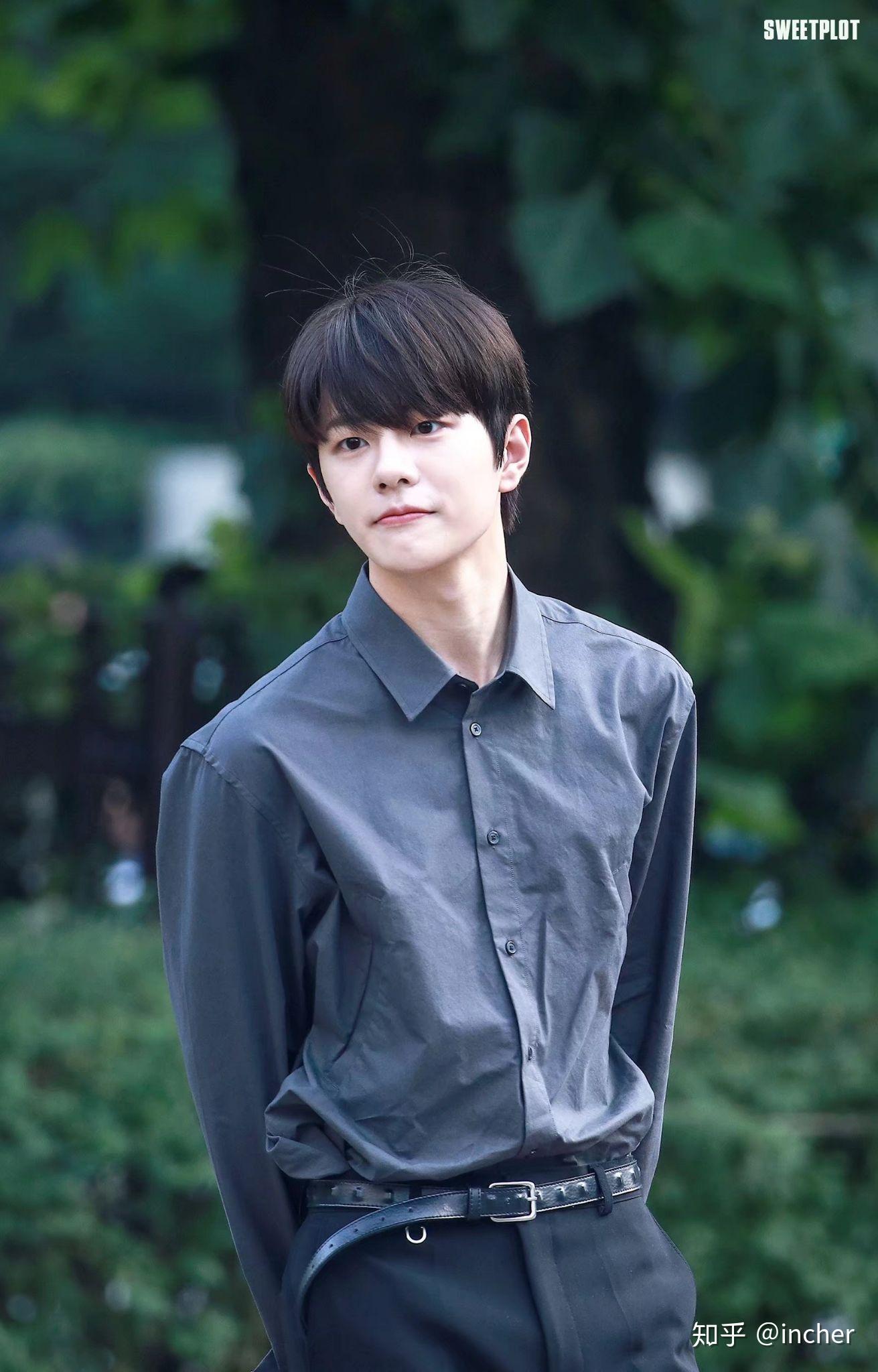 如何评价goldenchild崔普闵的颜