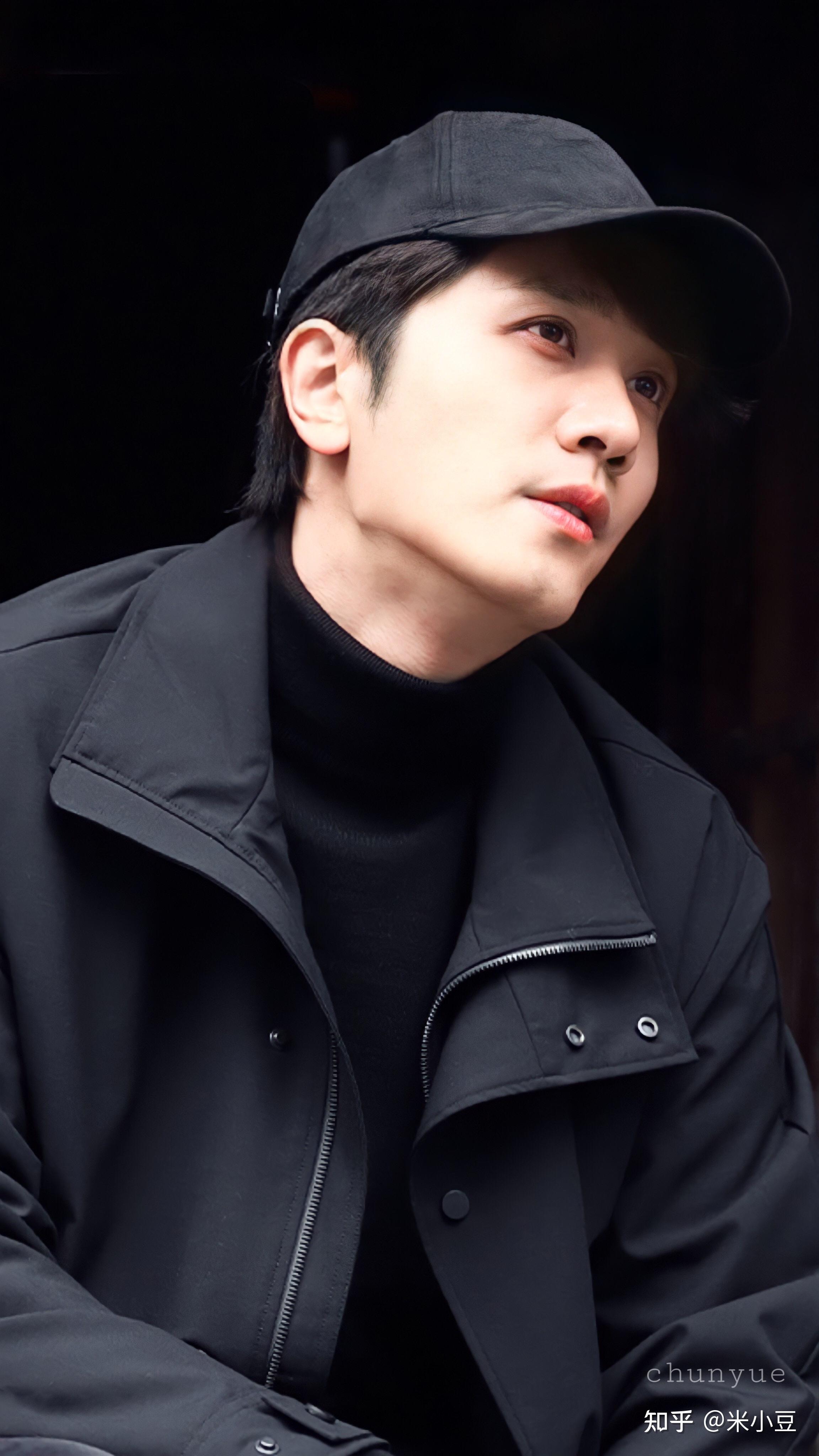 有没有伙伴分享下彭冠英的帅照看掌中之物被圈粉了诶