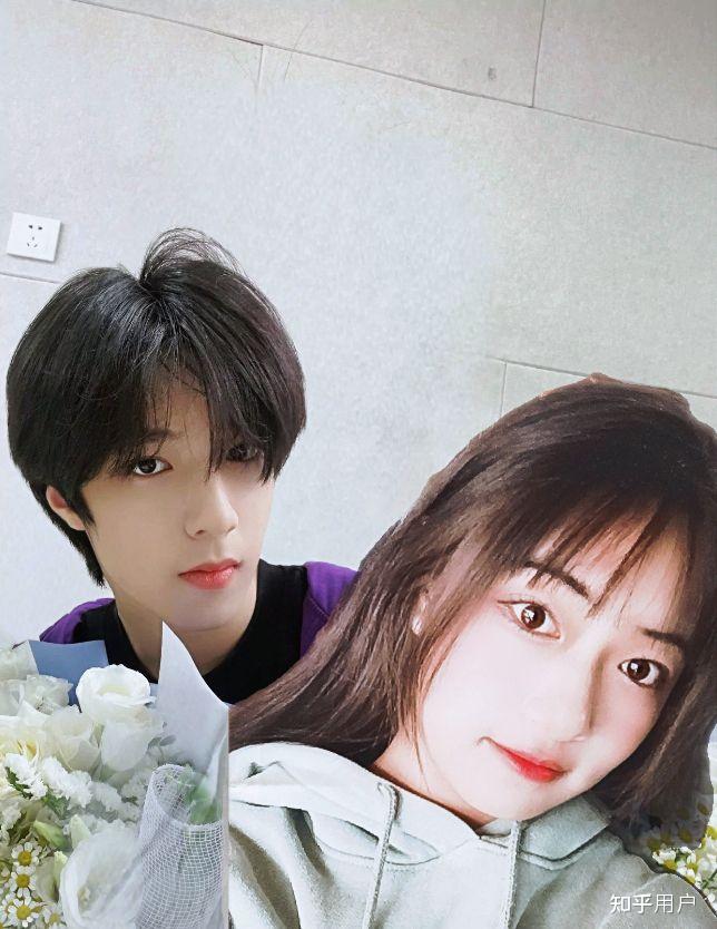 有没有刘耀文和巴蜀校花的合照啊?