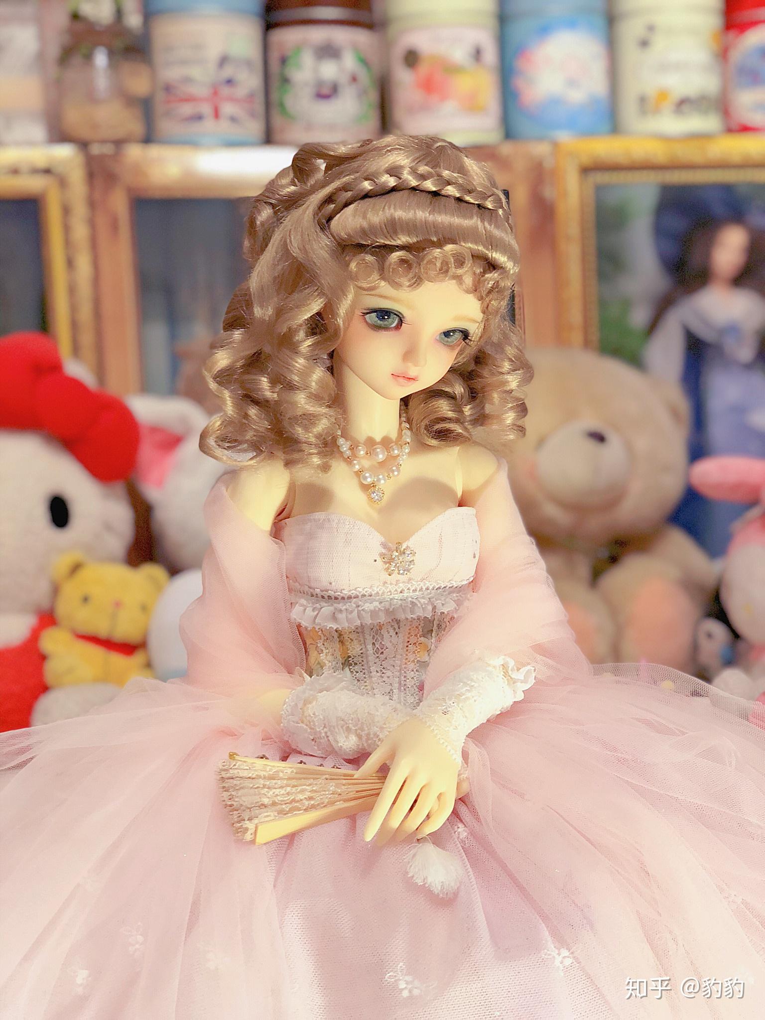 20多岁的女孩子玩芭比娃娃是怎么的心态? - 知乎