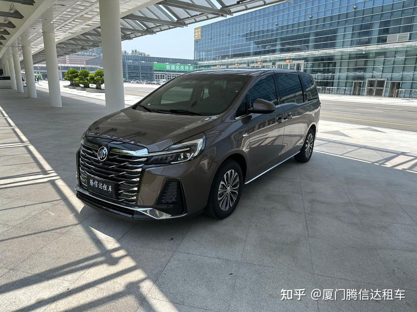 【图文】厦门商务租车推荐:企业接待、会议用车、高管出行的实战选择