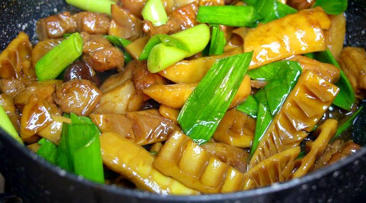 竹笋焖猪肉,无竹令人俗,无肉使人瘦