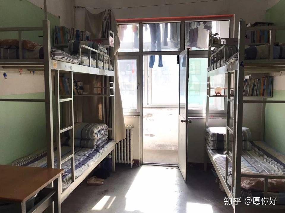 吕梁学院的宿舍条件如何?校区内有哪些生活设施?