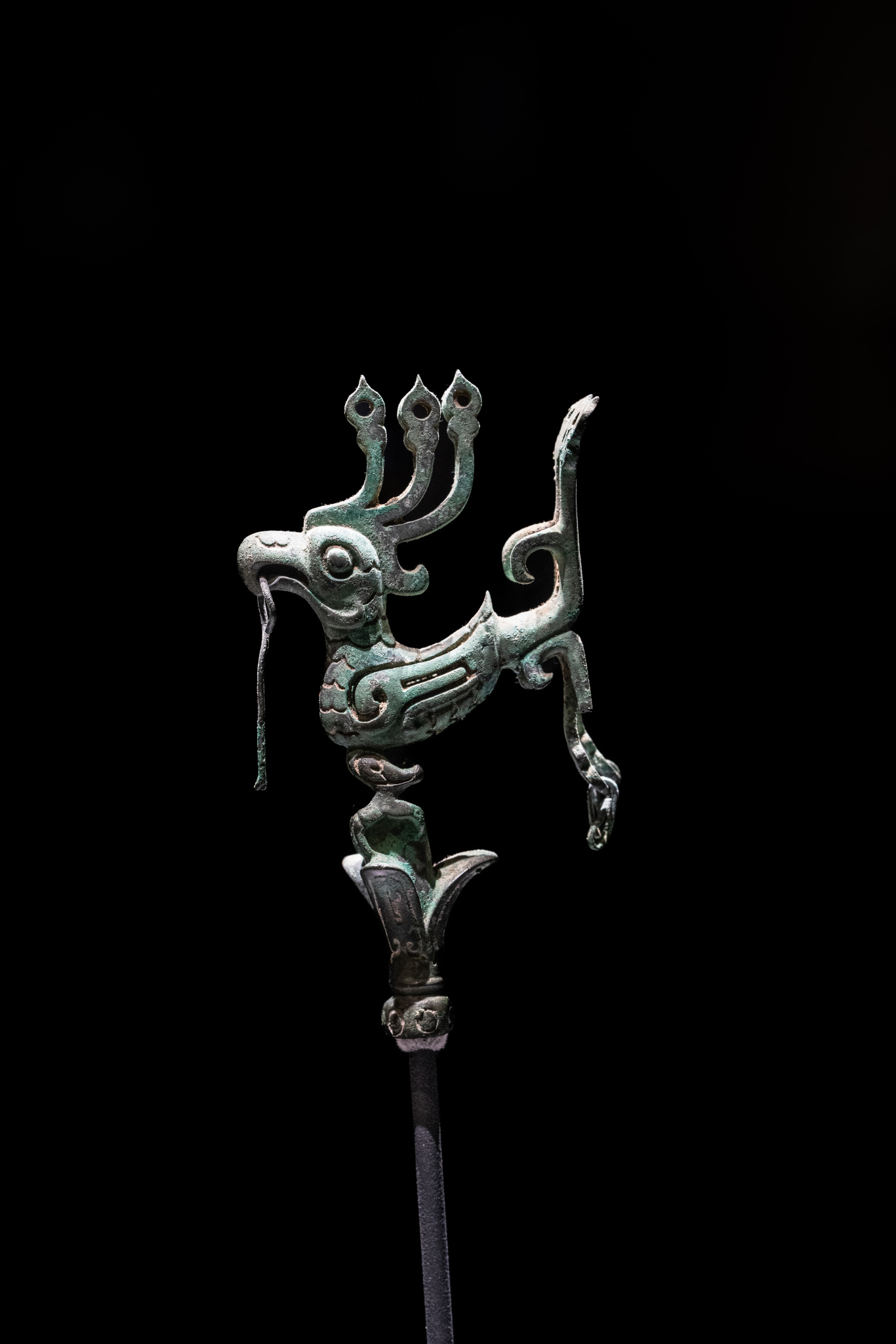 三星堆一天卖出800只神鸟啾啾,一年卖2.5亿元,这个神鸟到底是什么鸟?为什么文创生意能这么火爆? - 知乎