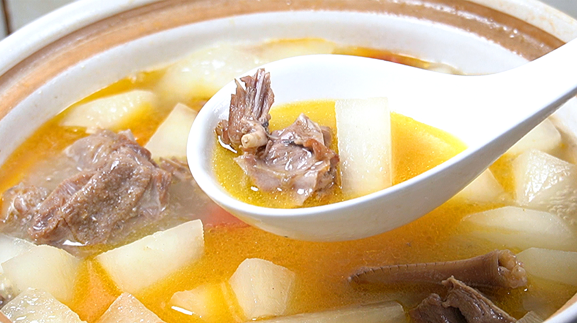 怎么做白萝卜焖鸭口感更鲜美